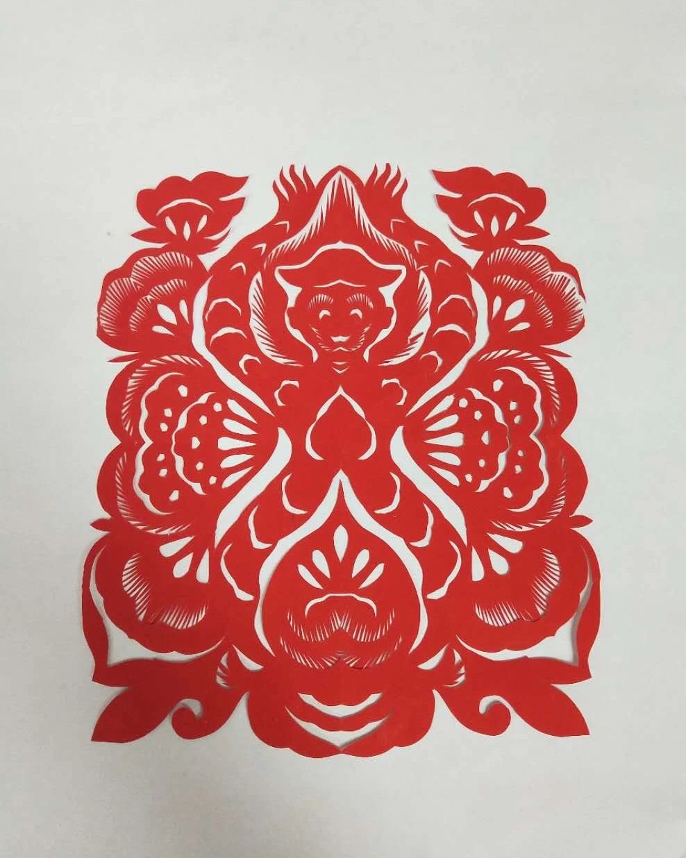 纖手巧剪妙生肖，韓春霞十二生肖剪紙作品