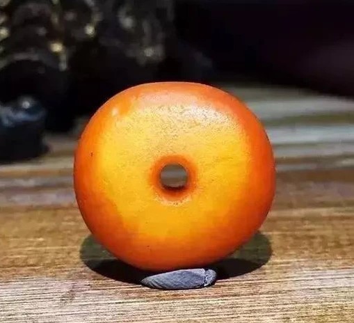 解析老蜜蠟的蠟質(zhì)大全，帶你全面了解蜜蠟種類