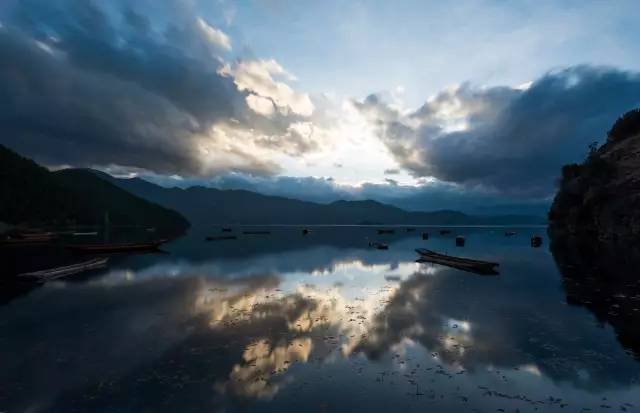 瀘沽湖新中式風(fēng)格民宿，等風(fēng)·半山