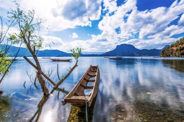 瀘沽湖新中式風(fēng)格民宿，等風(fēng)·半山