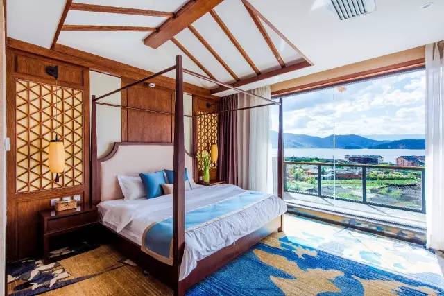 瀘沽湖新中式風(fēng)格民宿，等風(fēng)·半山