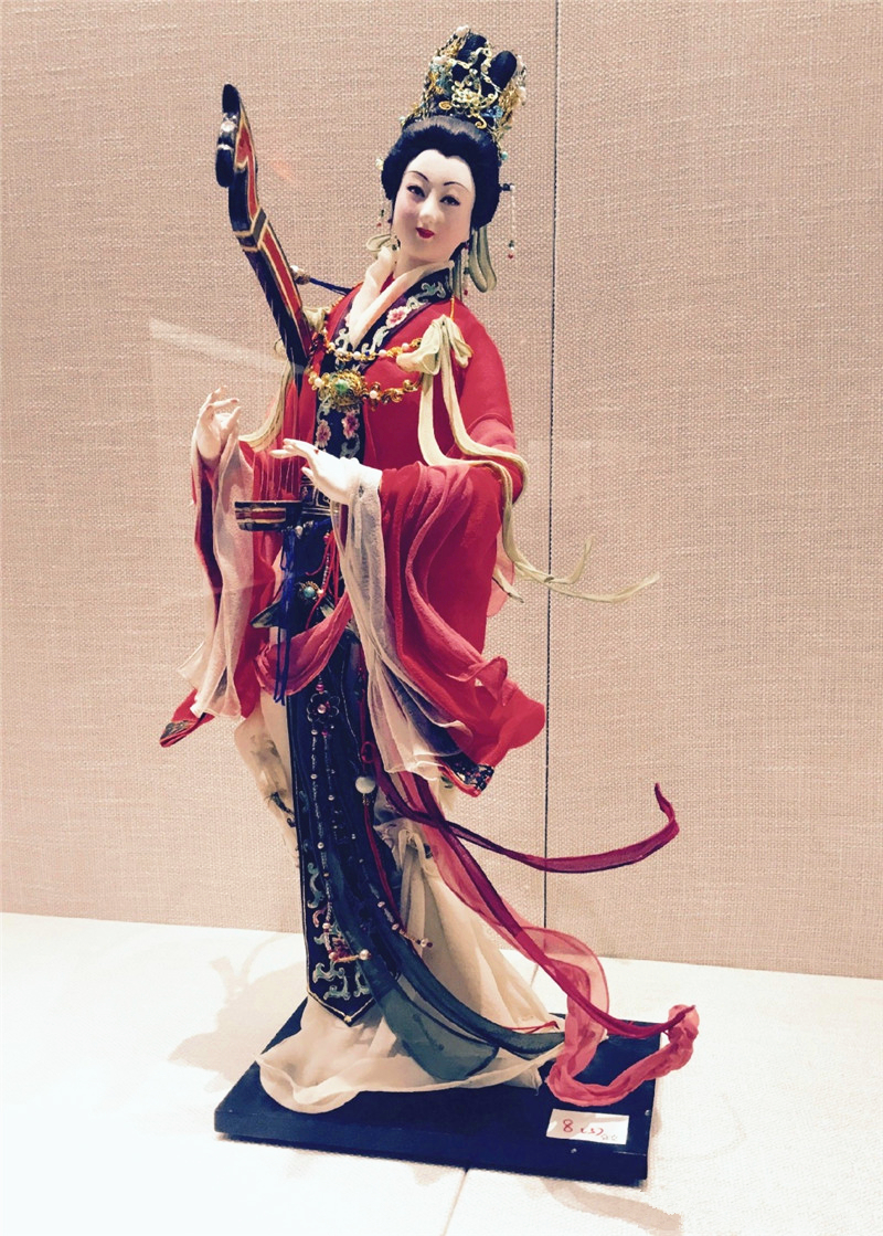 中國(guó)傳統(tǒng)工藝品，絹人