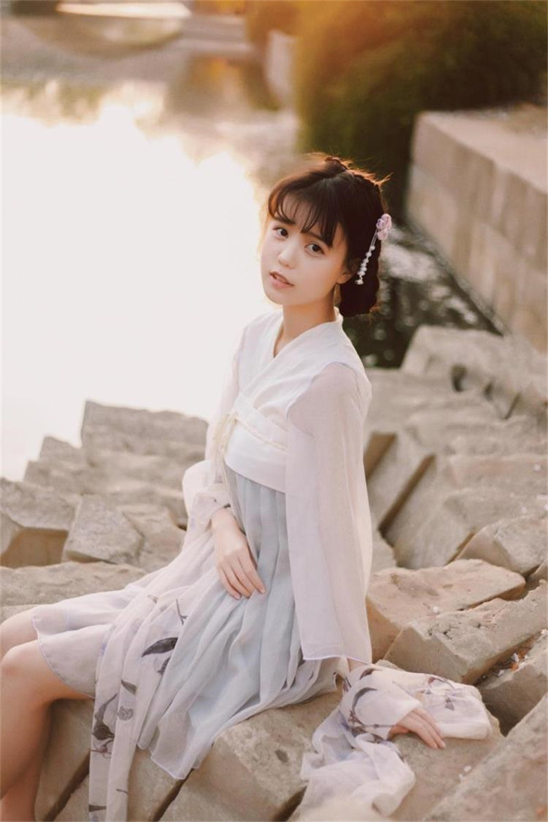 古風飛袖漢元素夏連衣裙玉生煙