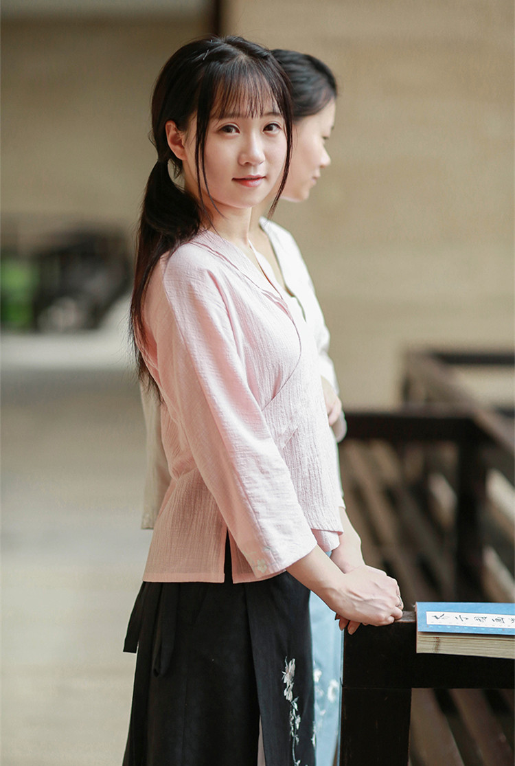 家佳樂(lè)文學(xué)設(shè)計(jì)刺繡漢元素交領(lǐng)棉麻上衣