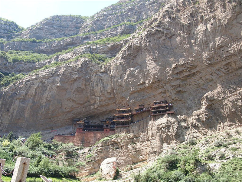 懸空寺半天高，三根馬尾空中吊