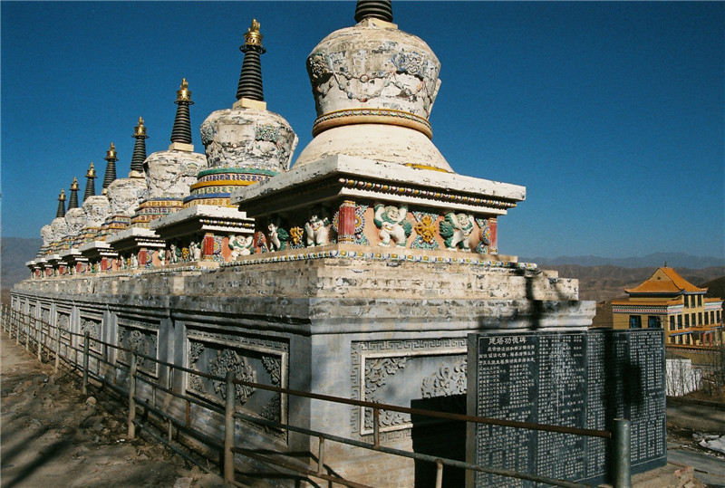 青海古老藏佛寺——夏瓊寺