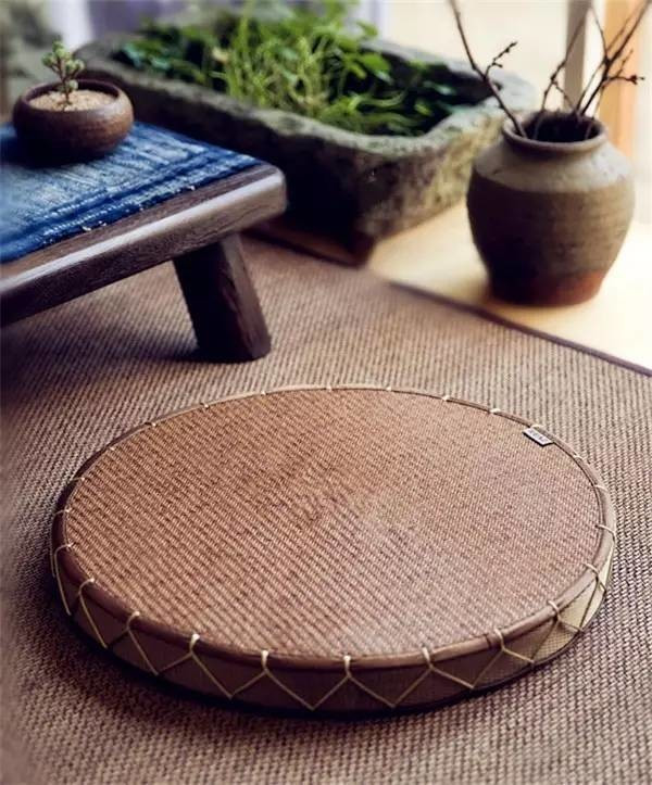 品茶牌佛之常用物，蒲團