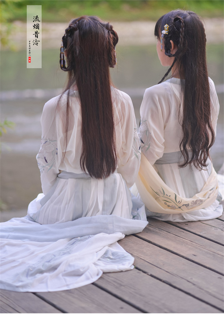 閨蜜日常漢服對(duì)襟襦裙—弱柳風(fēng)