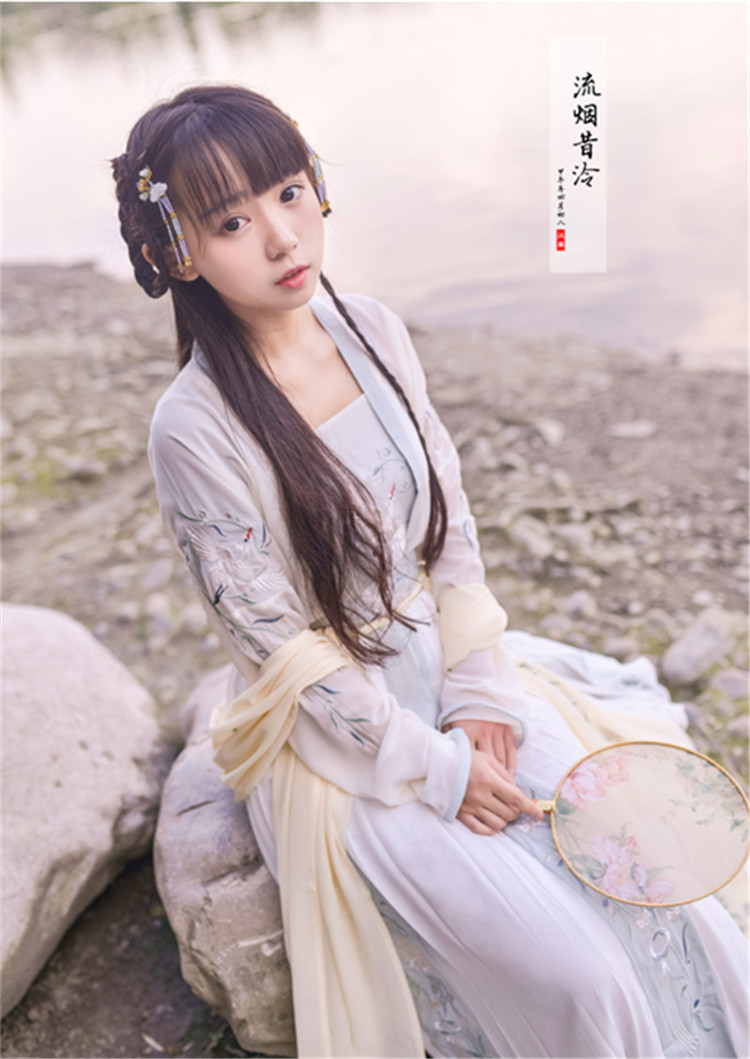 閨蜜日常漢服對(duì)襟襦裙—弱柳風(fēng)