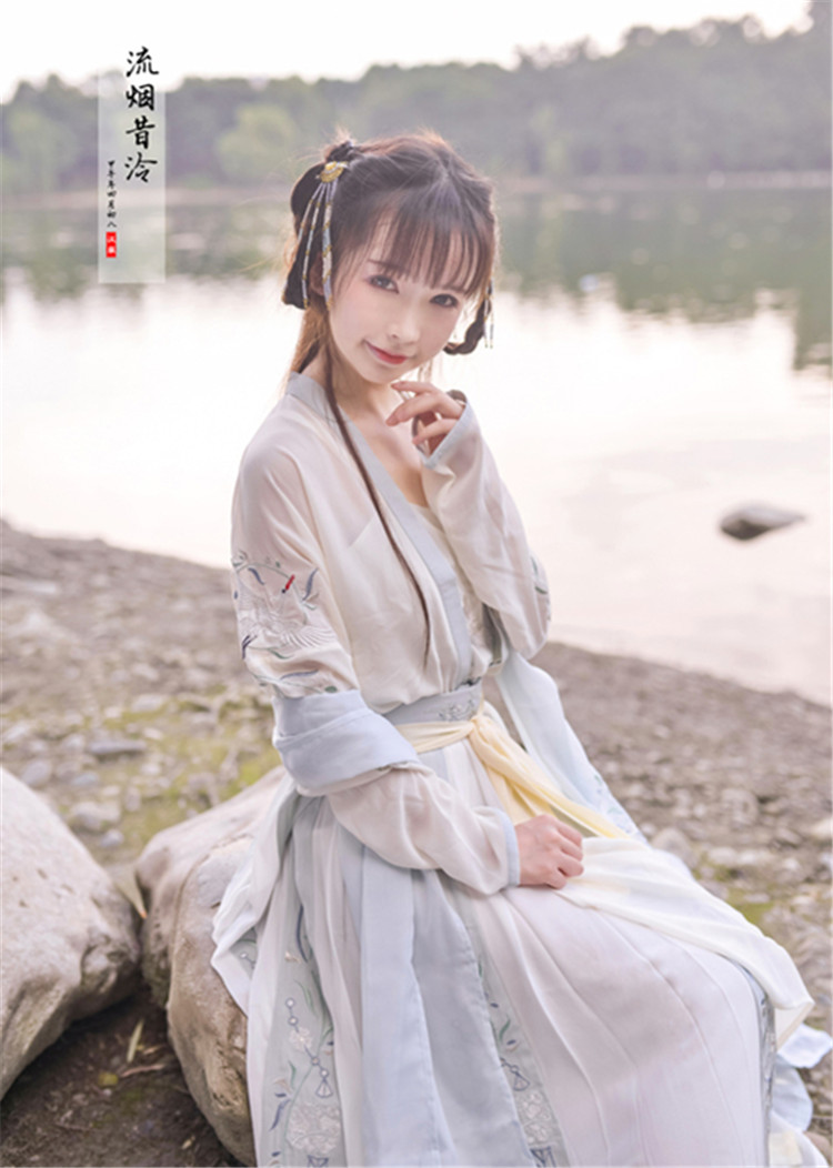 閨蜜日常漢服對(duì)襟襦裙—弱柳風(fēng)