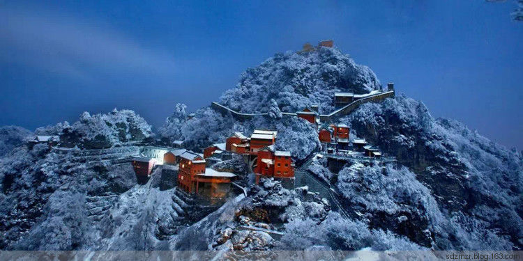 武當山千里冰封萬里雪飄