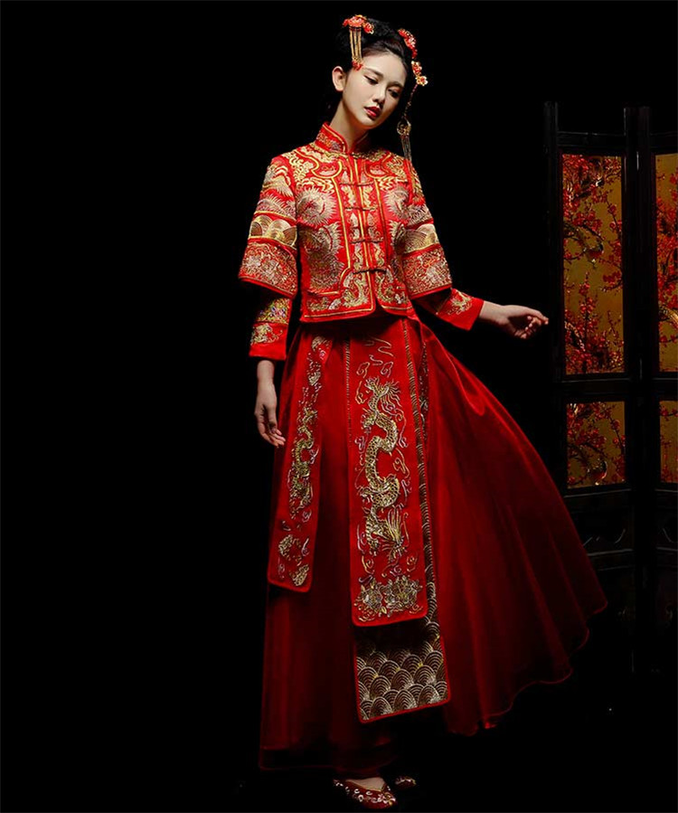 新娘中式紅裝禮服，龍鳳繡花唐裝