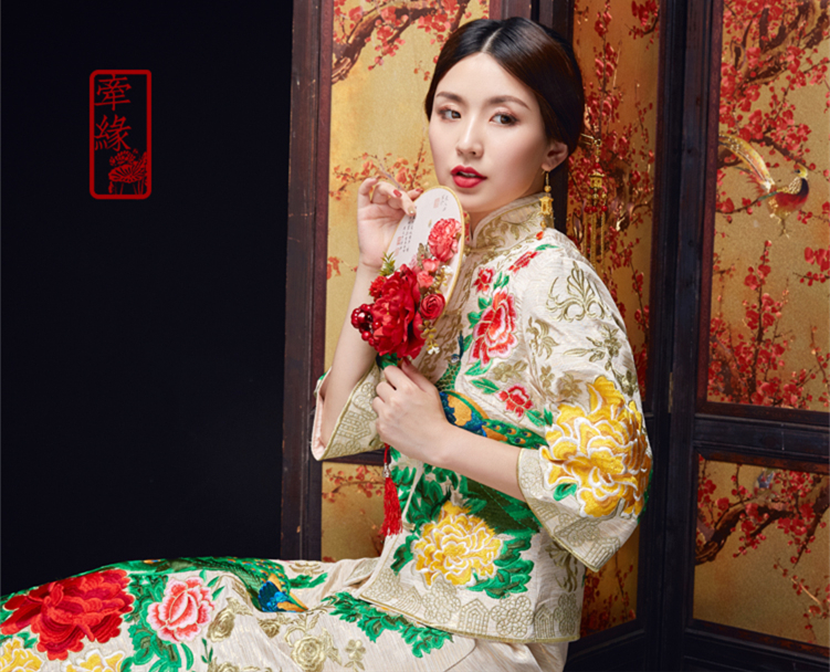 復(fù)古中式白色孔雀刺繡禮服，唐裝刺繡精美龍鳳