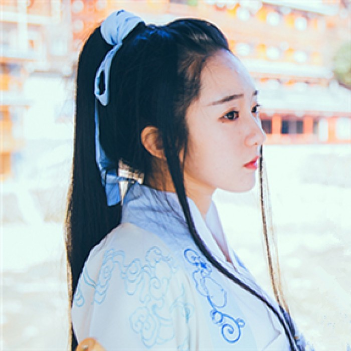 英氣瀟灑女子古風(fēng)頭像，古典真人頭像