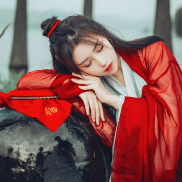 英氣瀟灑女子古風(fēng)頭像，古典真人頭像