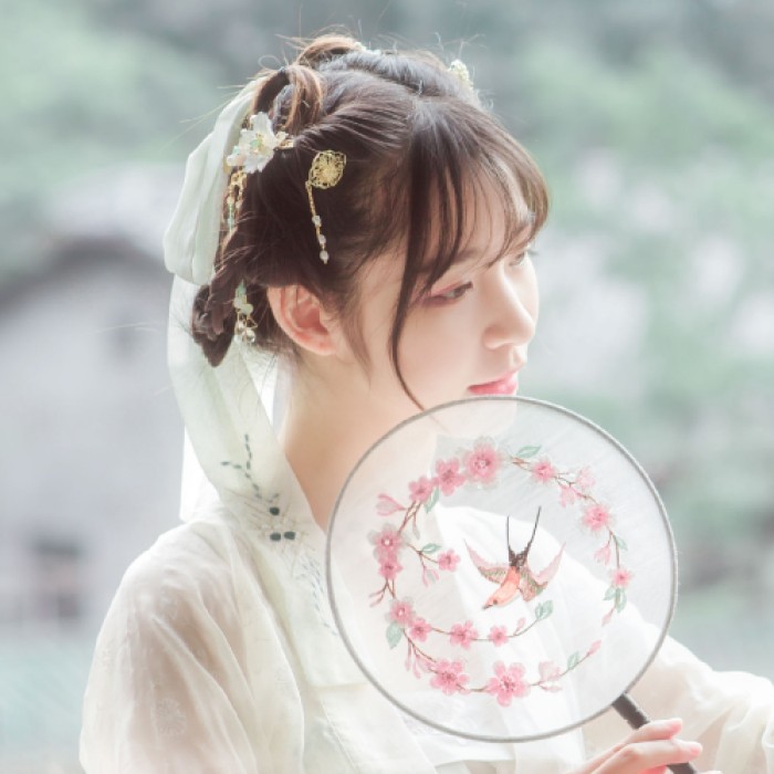 嬌俏女子古風(fēng)唯美頭像，淡掃峨眉真人女生頭像