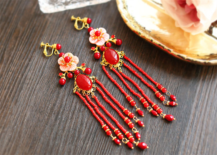 金底紅古風(fēng)頭飾，復(fù)古貝殼花流蘇發(fā)簪