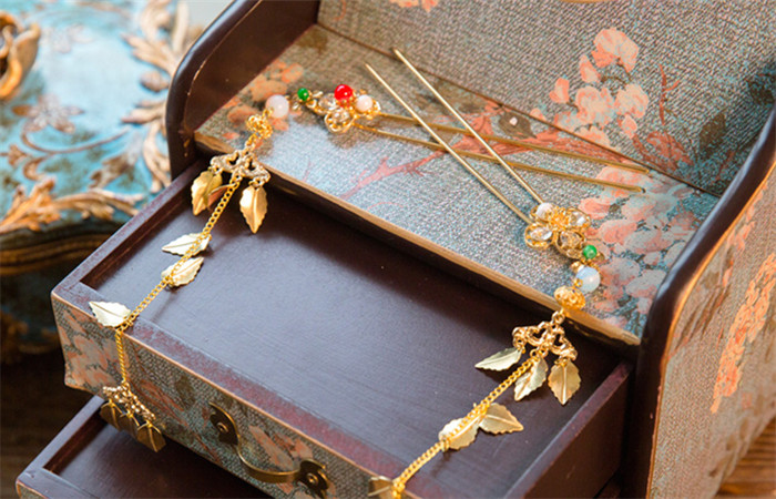 古玉串珠中式流蘇頭飾，新娘古裝發(fā)飾套裝