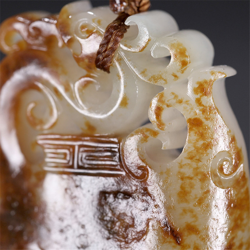 龍鳳圖騰雕刻和田玉，羊脂玉籽料掛件