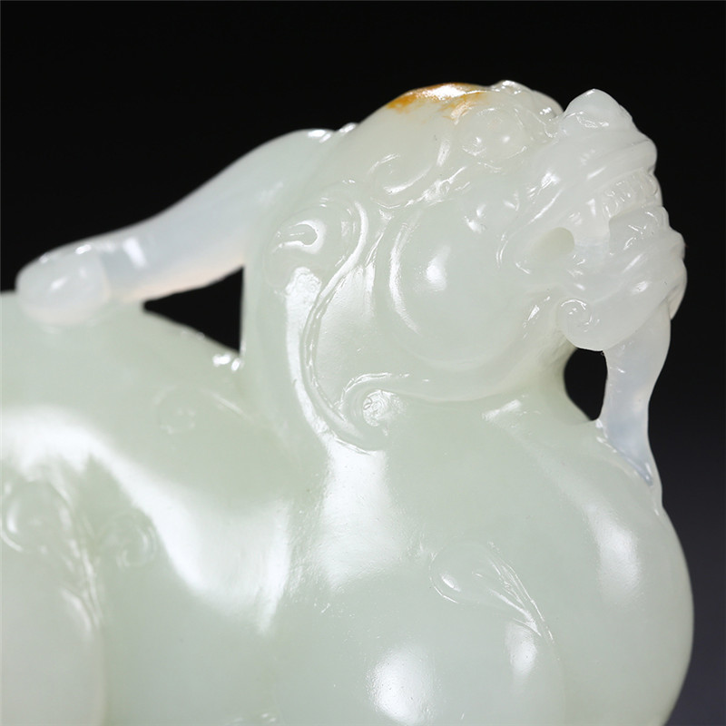 貔貅和田玉手把件，天然籽料真皮手玩件