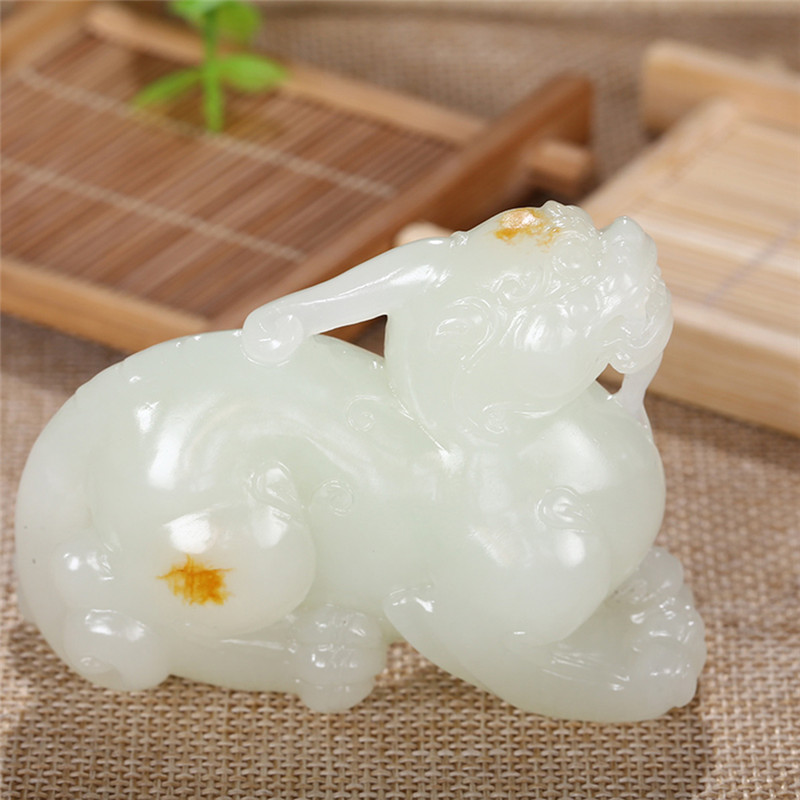 貔貅和田玉手把件，天然籽料真皮手玩件