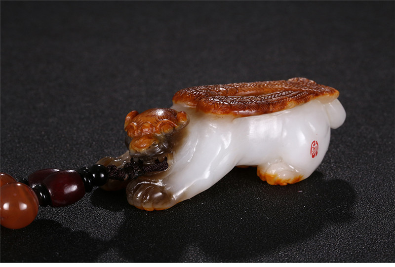 神獸飛虎手把件掛件，天然白玉手玩件玉石小擺