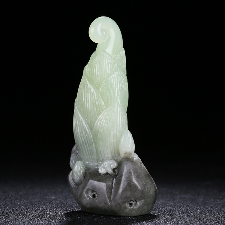 竹筍和田翠青玉掛件，天然玉石吊墜