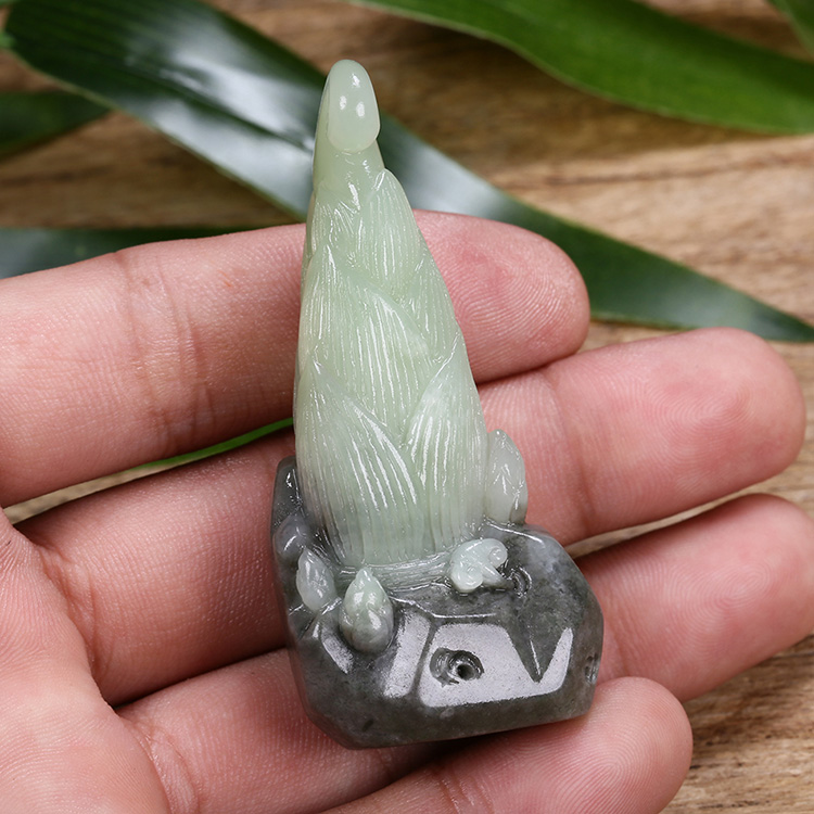 竹筍和田翠青玉掛件，天然玉石吊墜