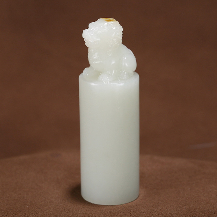 獅子和田玉手把件印章，天然玉石小巧擺件