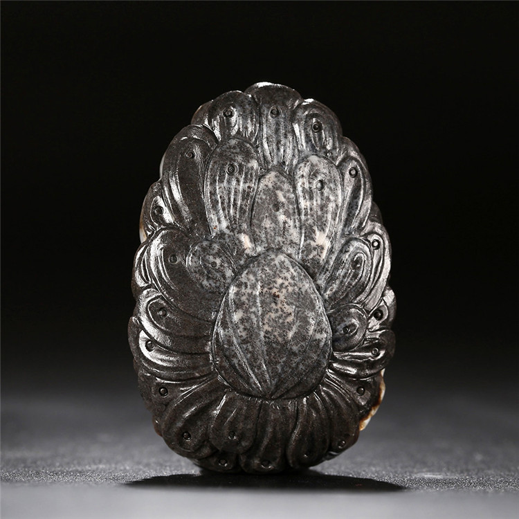 天然和田玉孔雀吊墜，白玉籽料掛件項(xiàng)鏈