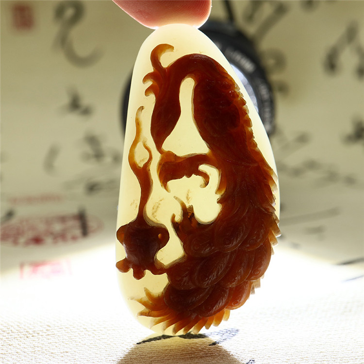 白玉項鏈優(yōu)雅孔雀吊墜，錦繡前程玉石掛墜