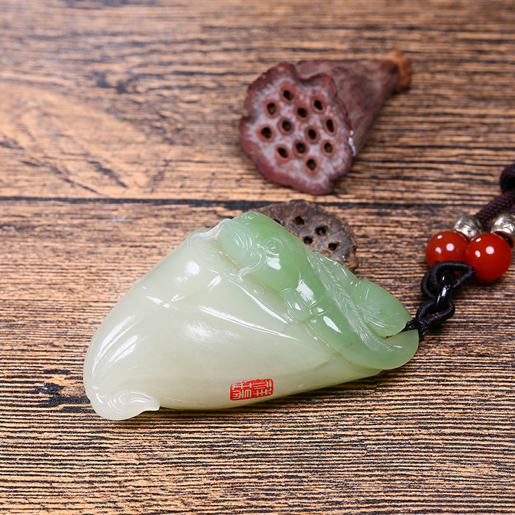 和田翠青玉山料魚(yú)掛墜，玉墜蓮蓬玉石項(xiàng)鏈