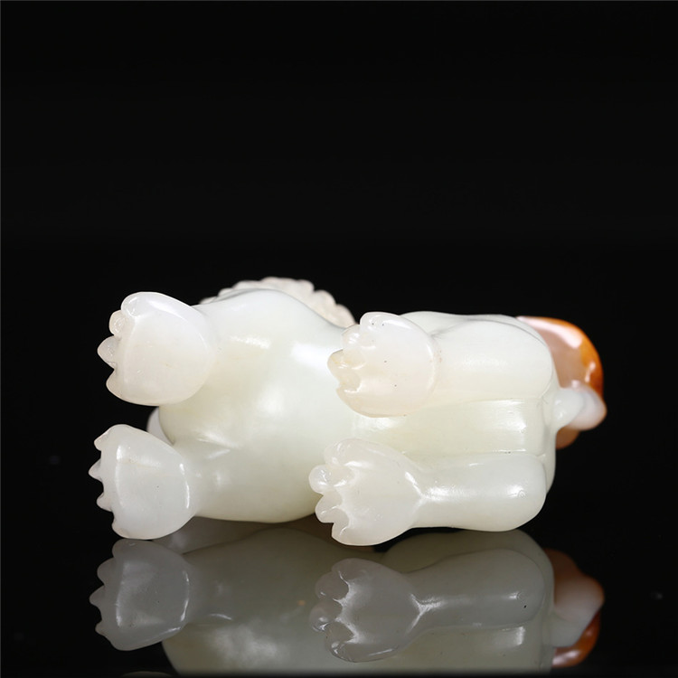 天然籽料真皮獅子手玩件，百獸之王白玉擺件