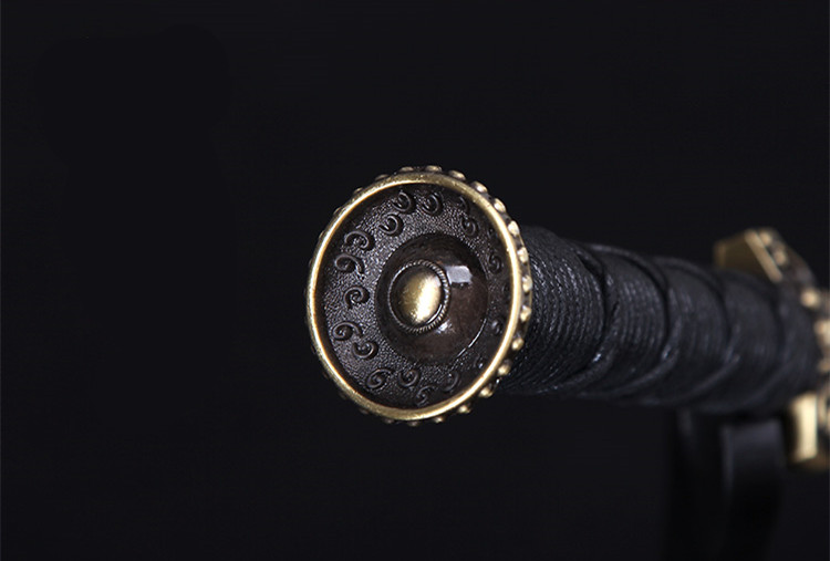 劍氣凌然龍泉小漢劍短劍，四面花紋鋼冷兵器