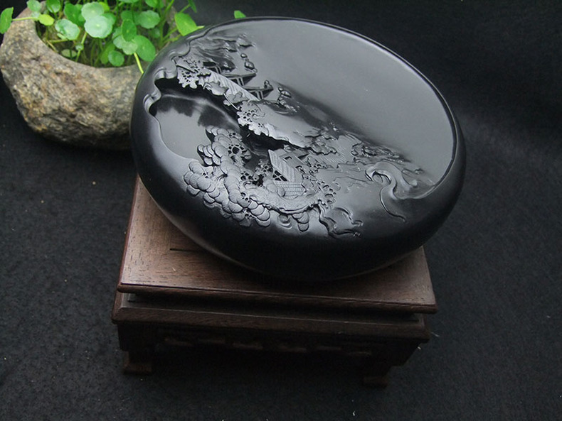 歙硯雕刻精致山水硯臺(tái)，精品老坑龍尾硯