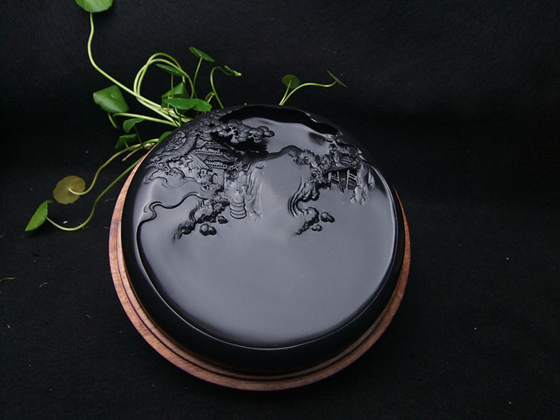 歙硯雕刻精致山水硯臺(tái)，精品老坑龍尾硯