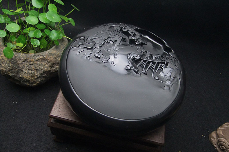 歙硯雕刻精致山水硯臺(tái)，精品老坑龍尾硯