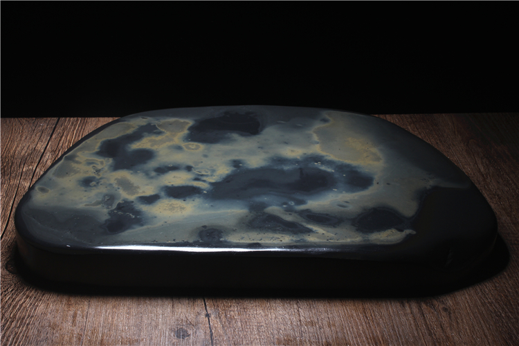 松山雅居歙硯手工精品，老坑金暈原石籽料