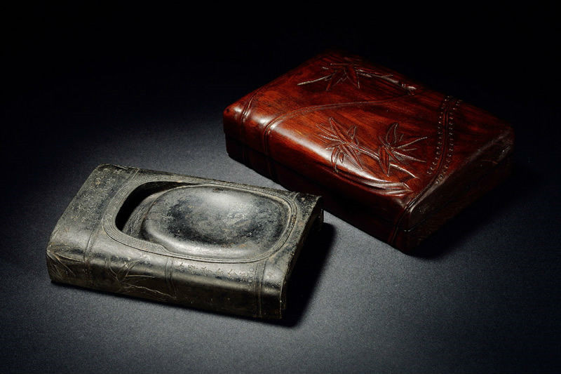 文房四寶硯臺(tái)之名硯?kù)ǔ? src="/wenxue/d/file/bigpic/190404/04/14-1FR4154156-50.jpg" / data-j9Zd="RDxLYD"><img alt=