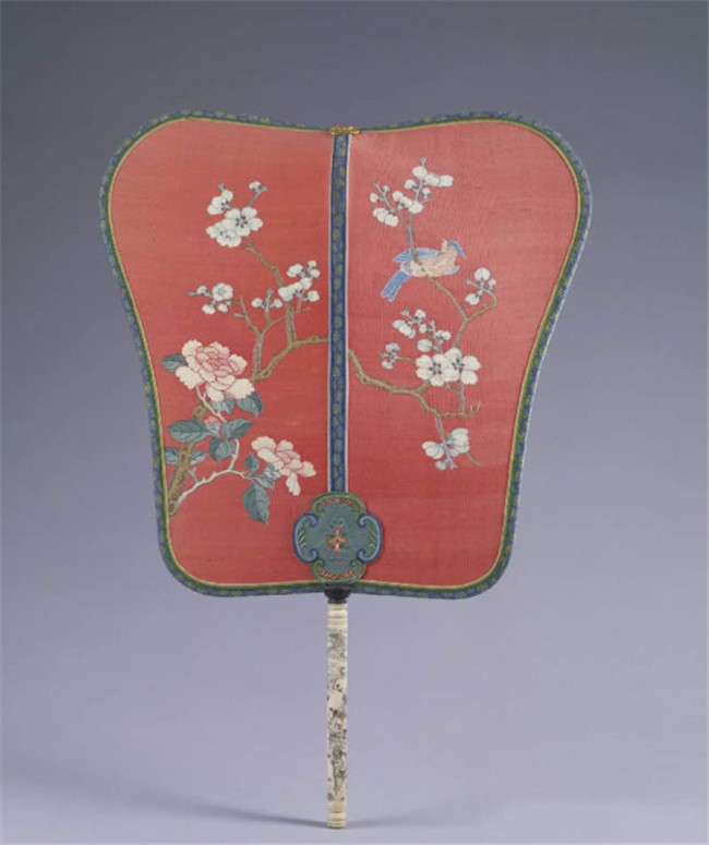 中式古典小巧精致的宮廷團扇