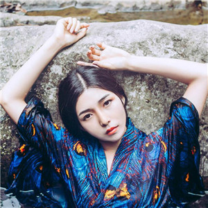 林間溪水靈氣女子頭像，唯美古風(fēng)頭像真人