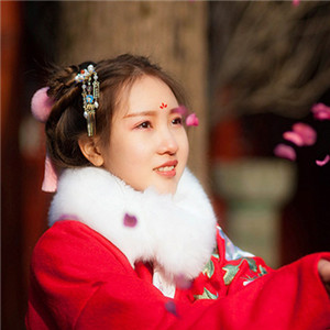 冬日暖陽伊人紅襖古風(fēng)頭像，甜美可愛真人女生