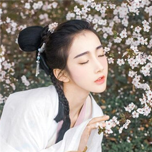 櫻花樹下古風(fēng)女子頭像，真人古風(fēng)頭像大全