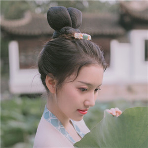 荷塘院內(nèi)美人醉古風(fēng)頭像，女生唯美意境頭像