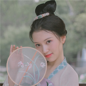 荷塘院內(nèi)美人醉古風(fēng)頭像，女生唯美意境頭像