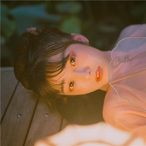 夜色杏粉小依獨(dú)醉酒古風(fēng)頭像，女生古風(fēng)頭像