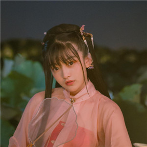 夜色杏粉小依獨醉酒古風頭像，女生古風頭像