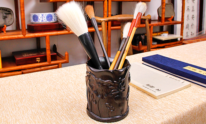 簡約復(fù)古學(xué)生黑檀木制大號毛筆筒