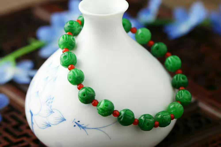 時(shí)尚百搭的天然翡翠干青紅瑪瑙手串