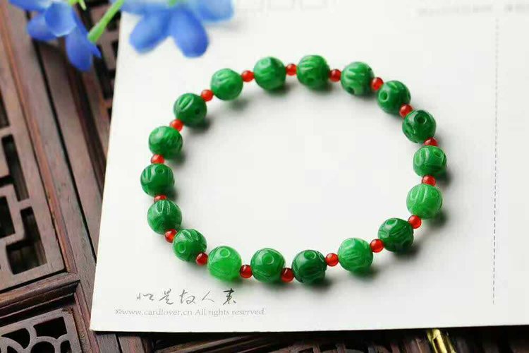 時(shí)尚百搭的天然翡翠干青紅瑪瑙手串